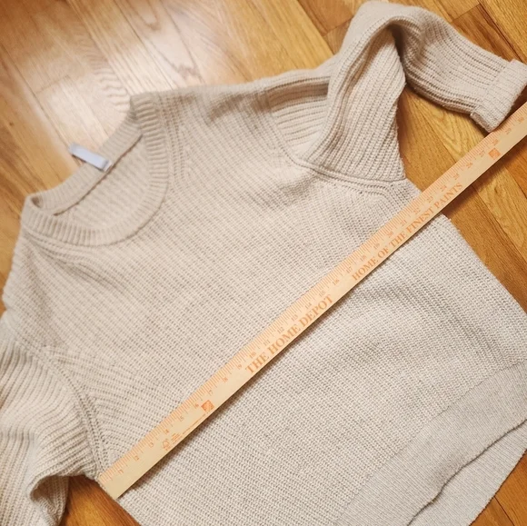 Athleta SierraWool Blend Cream Sweater Soze Medium Hiking Camping Gorpcore Beach - Picture 10 of 10